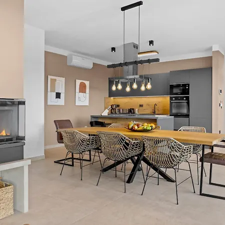 Casa Carla Near Medulin For 10 Persons With 48 M2 Heated Pool And Beautiful Sea View - Pet Friendly * Ližnjan
