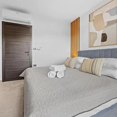Casa Carla Near Medulin For 10 Persons With 48 M2 Heated Pool And Beautiful Sea View - Pet Friendly וילה Ližnjan