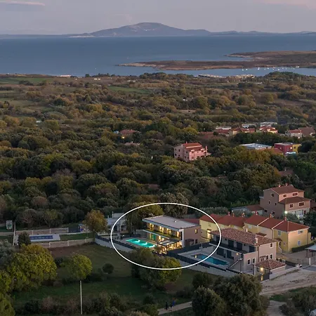 Casa Carla Near Medulin For 10 Persons With 48 M2 Heated Pool And Beautiful Sea View - Pet Friendly